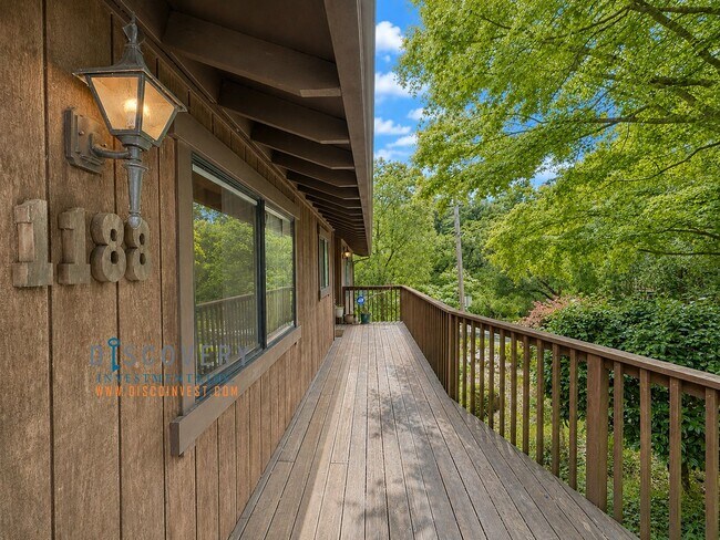 Foto del edificio - Contemporary Montclair Retreat Designed for Indoor-Outdoor Living