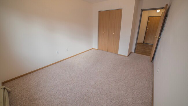 Building Photo - Evans Place 1