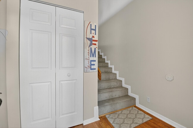 Building Photo - 7677 Lexington Club Blvd