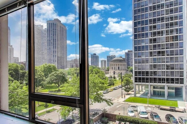 Building Photo - 2800 N Lake Shore Dr