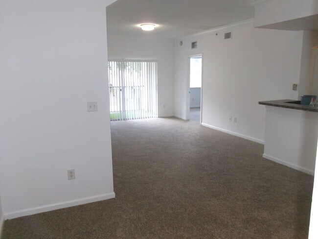Foto del edificio - 5980 W Sample Rd
