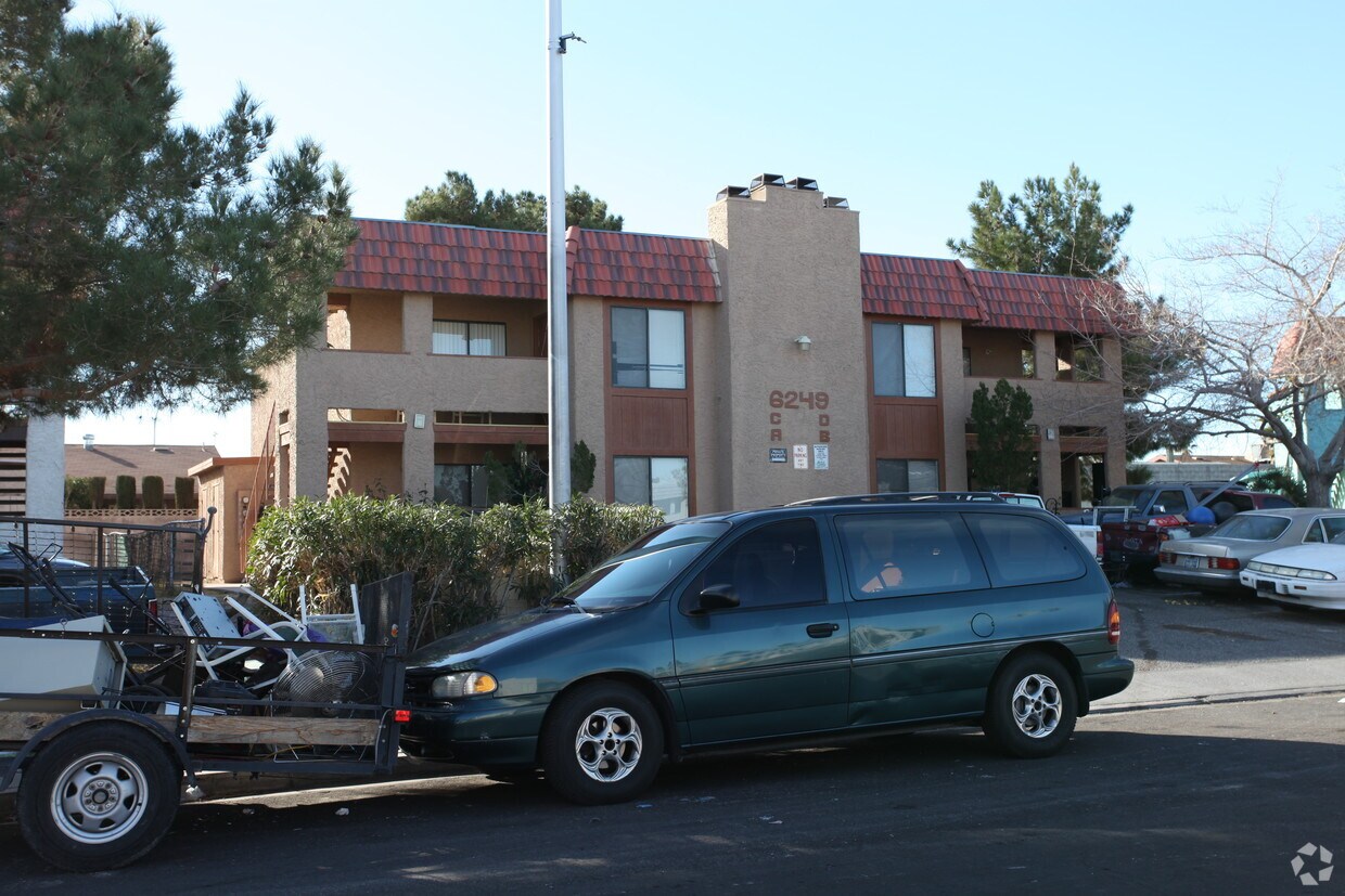Building Photo - 6249 Bellota Dr