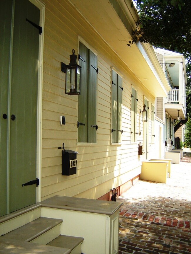 Building Photo - 3027 Chestnut St