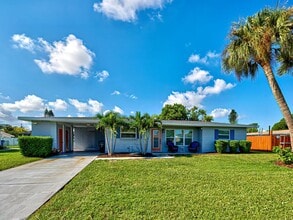 Building Photo - 220 Glen Oak Rd