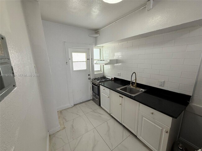 Foto del edificio - 300 74th St