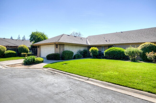 Foto del edificio - 1067 W Sierra Ave