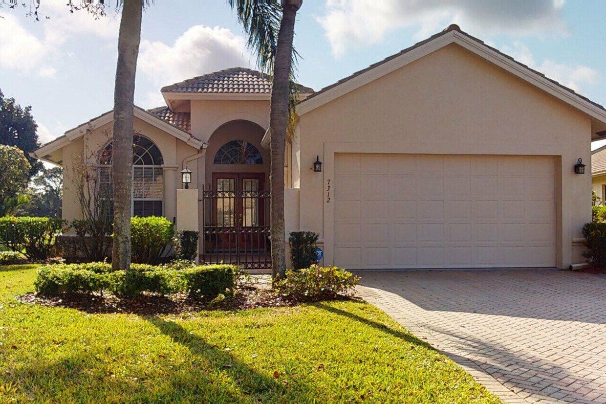 Foto principal - 7312 Mystic Way