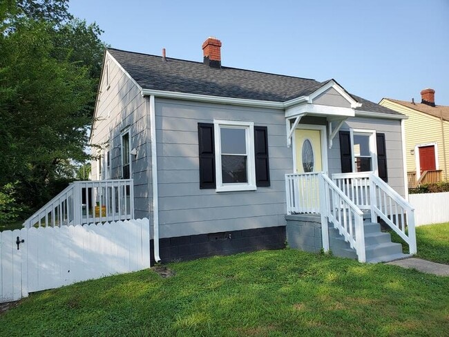 Photo - 1803 Elkridge Ln House