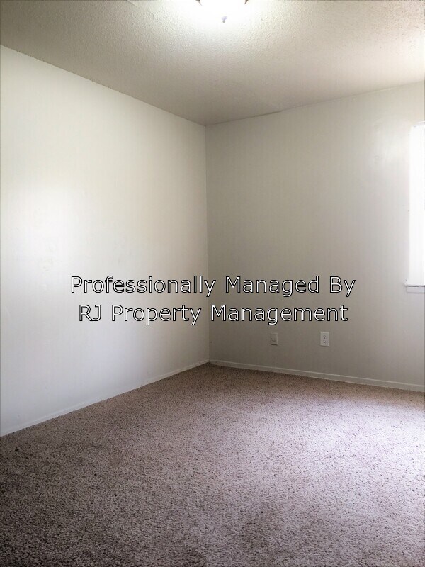 Building Photo - 3825 Ajanders Dr