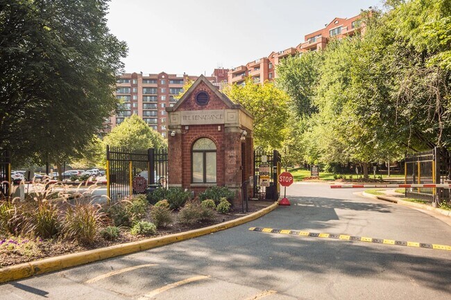 Foto del edificio - 2230 George C Marshall Dr