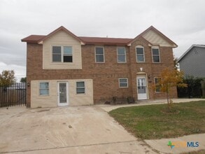 Building Photo - 5011 White Rock Dr