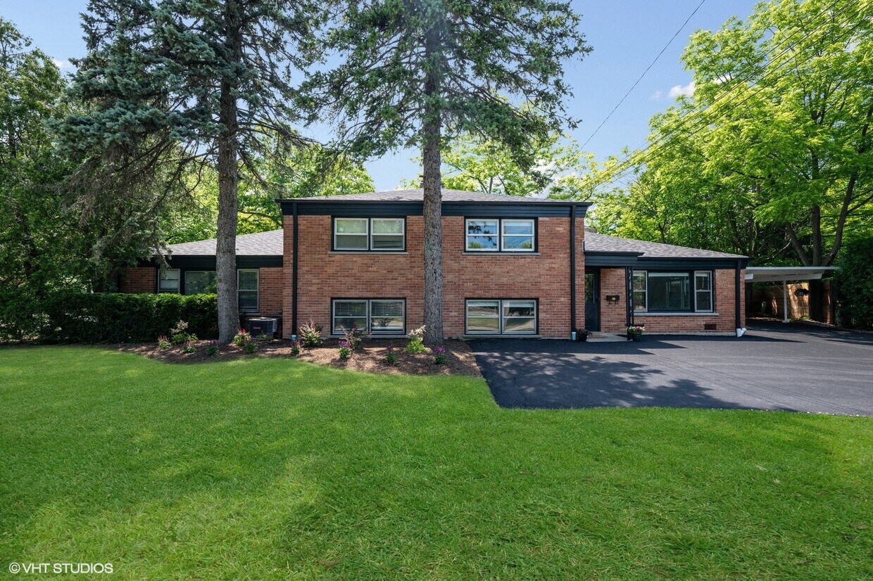 Primary Photo - 2344 Green Bay Rd