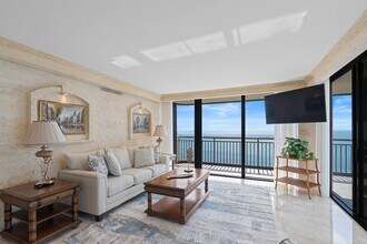 Building Photo - 3400 N Ocean Dr