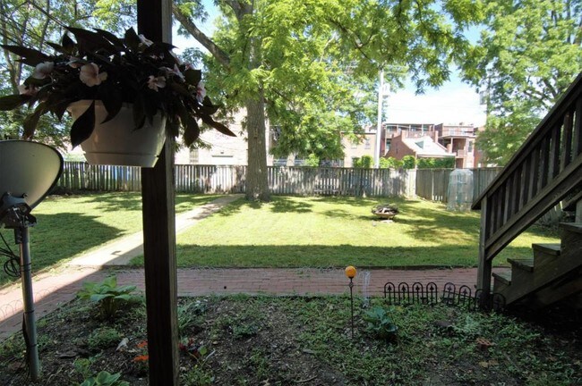 Building Photo - 2417A S 10th St St. Louis , Mo, 63104
