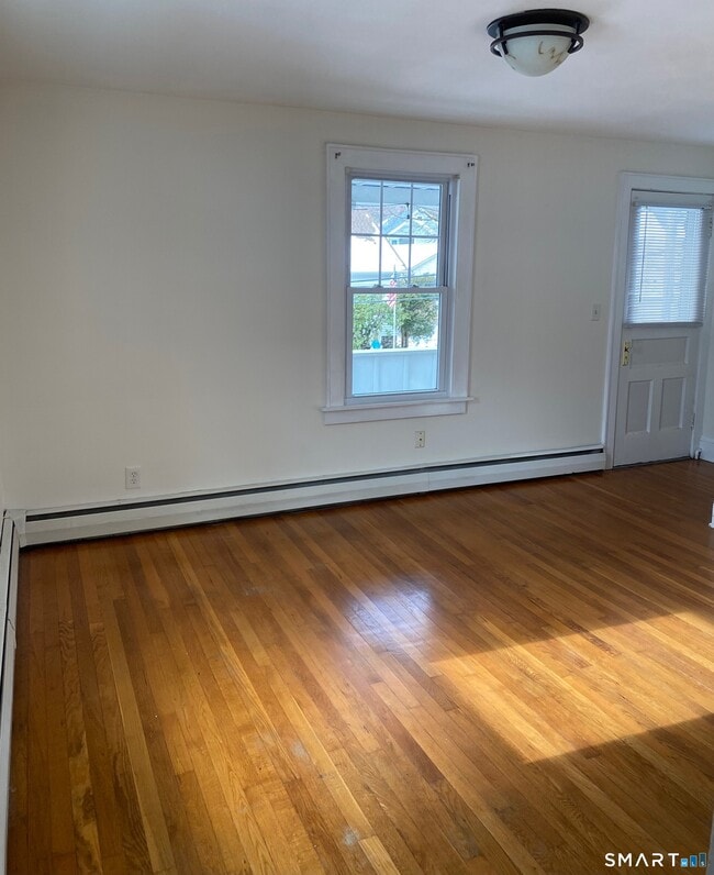 Building Photo - 117 Golden Hill St