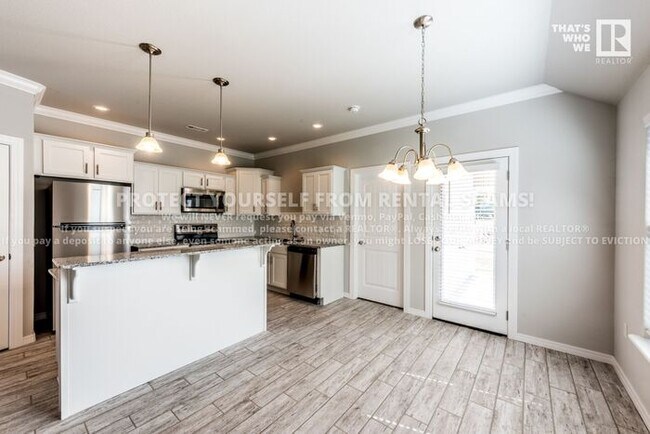 Building Photo - 124 N Benchmark Ln