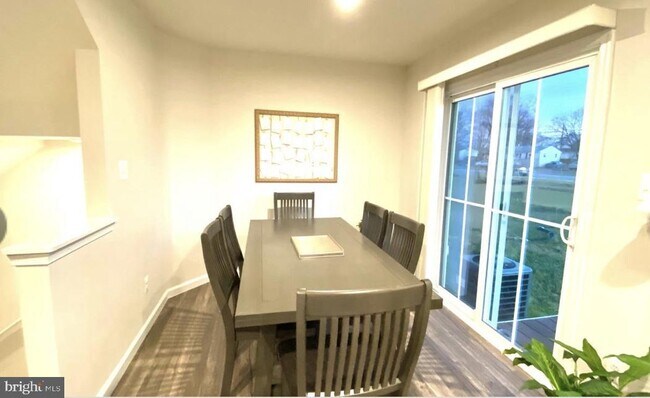 Foto del edificio - 4 Azalea Cir