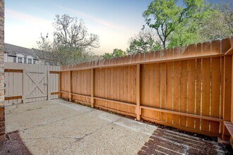 Building Photo - 13240 Trail Hollow Dr