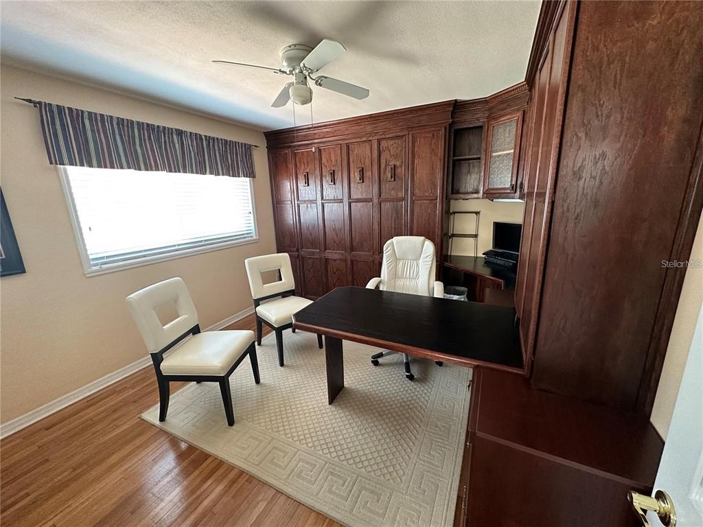 Primary Photo - 2420 N Crystal Lake Dr