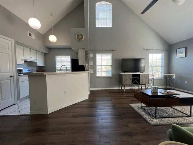 Building Photo - 10462 White Lake Ct