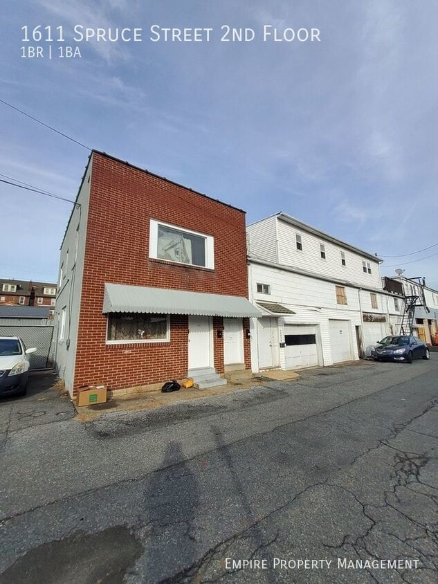 Primary Photo - 2 Bedroom / 1 Bathroom Apartment in Easton!