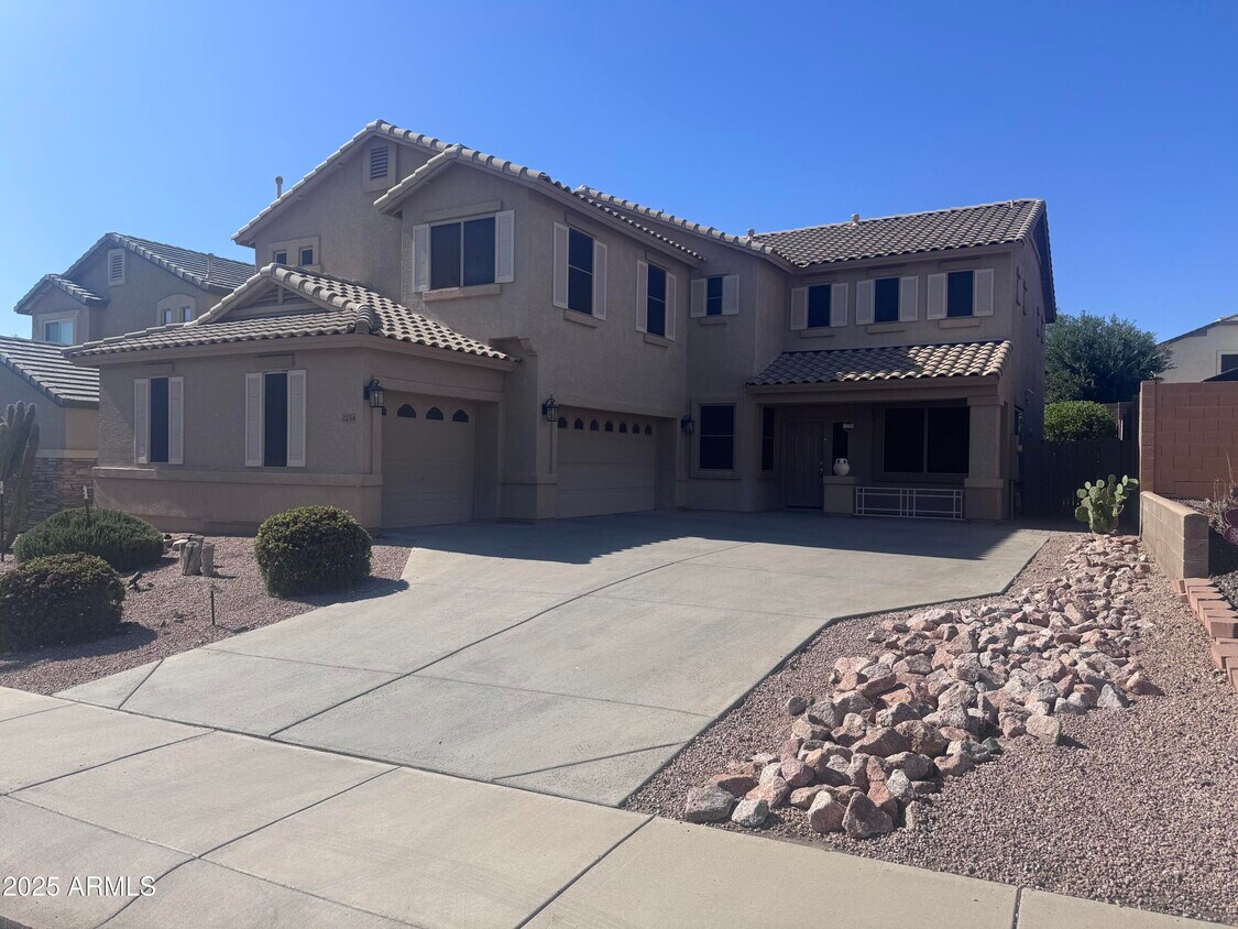 Foto principal - 2234 W Peak View Rd