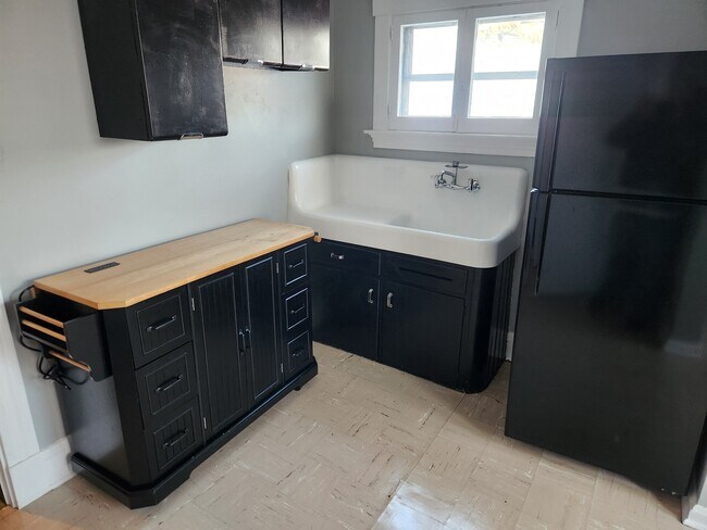 Foto del edificio - 1395 Section Rd