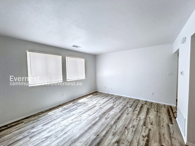 Building Photo - 1120 Yuma St
