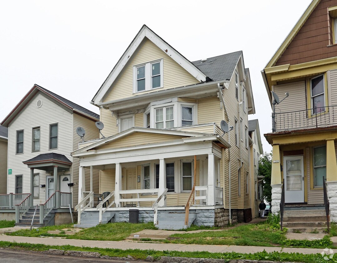 Primary Photo - 1236 S 15th Pl