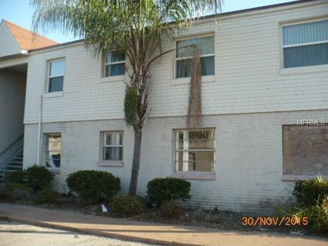 Primary Photo - 7210 N Manhattan Ave