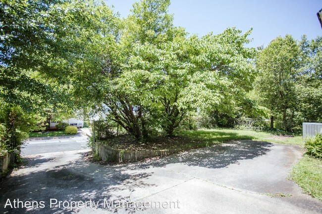 Building Photo - 3 br, 1 bath House - 987 Reese Street