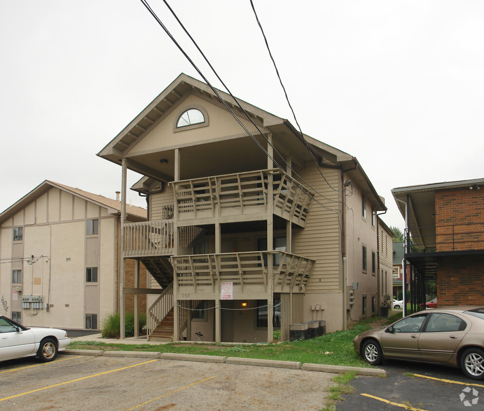 Building Photo - 119-121 E Norwich Ave