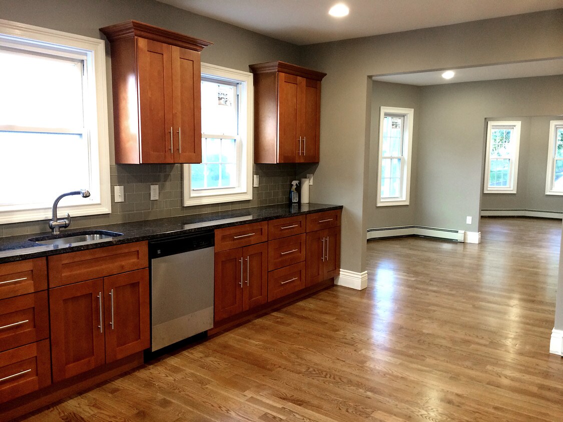 103 Independence Ave, Quincy, MA 02169 Townhome Rentals in Quincy MA