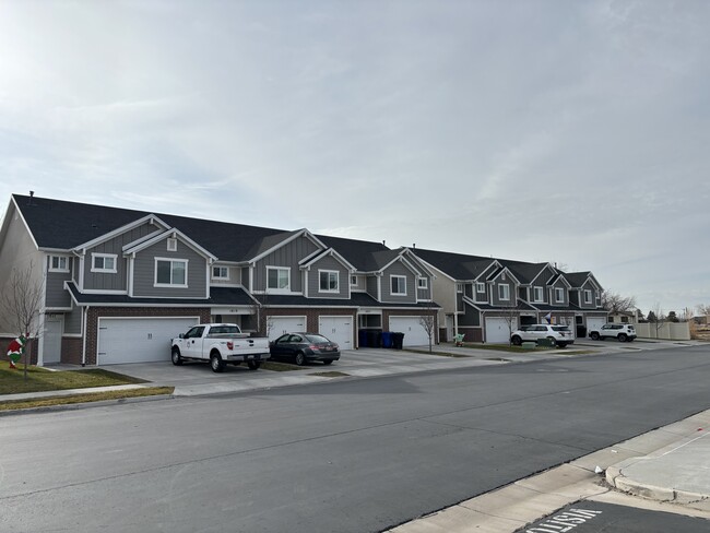 Building Photo - 1819 W 675 N
