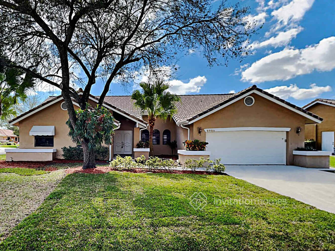 Foto principal - 5926 NW 54th Dr