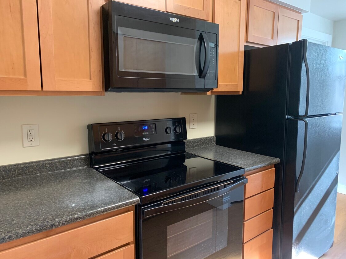 Foto principal - 72 Brookline St