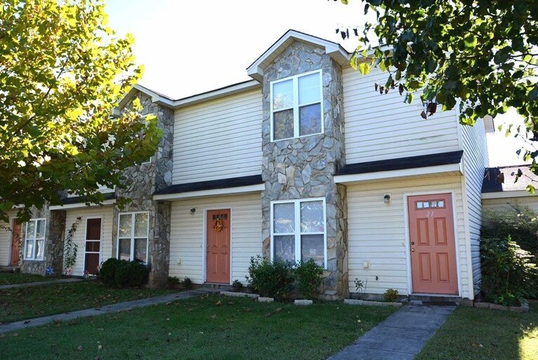 600 South Main Townhomes Apartments in Mooresville, NC