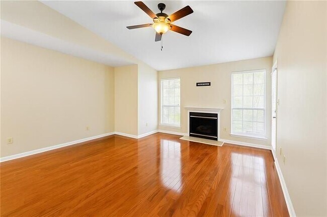 Foto del edificio - 424 Granville Ct