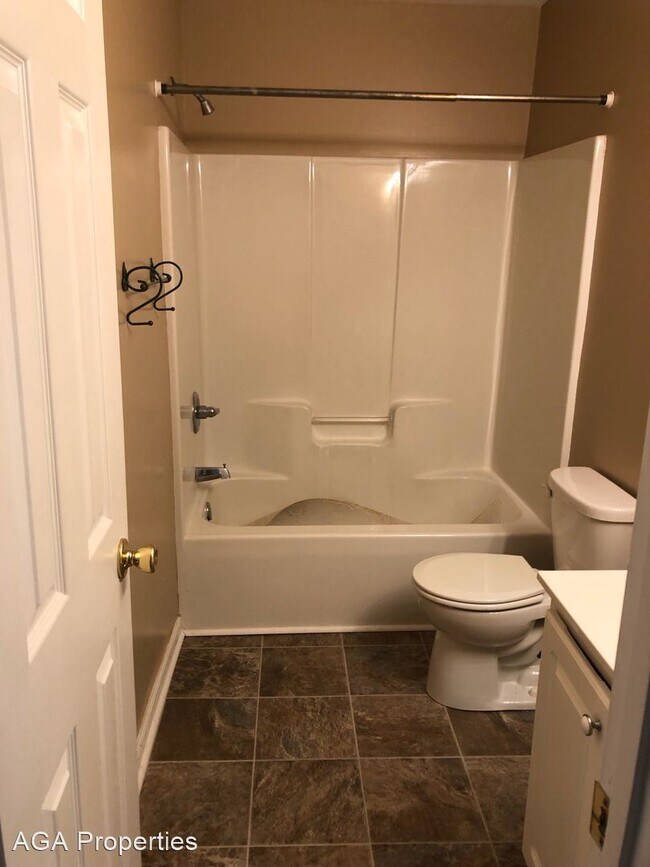Building Photo - 3 br, 2 bath House - 146 Oak Meadows Dr.