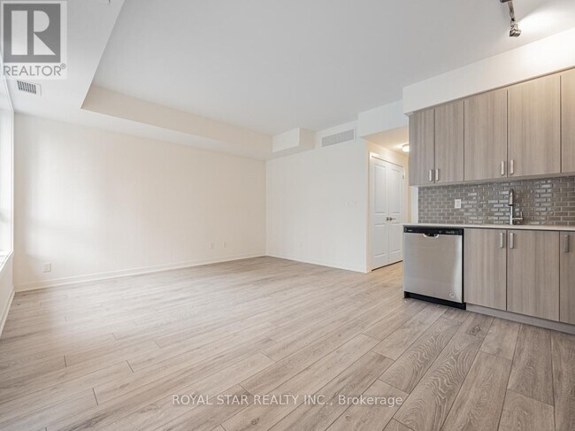 Photo du bâtiment - 4015 Hickory Dr