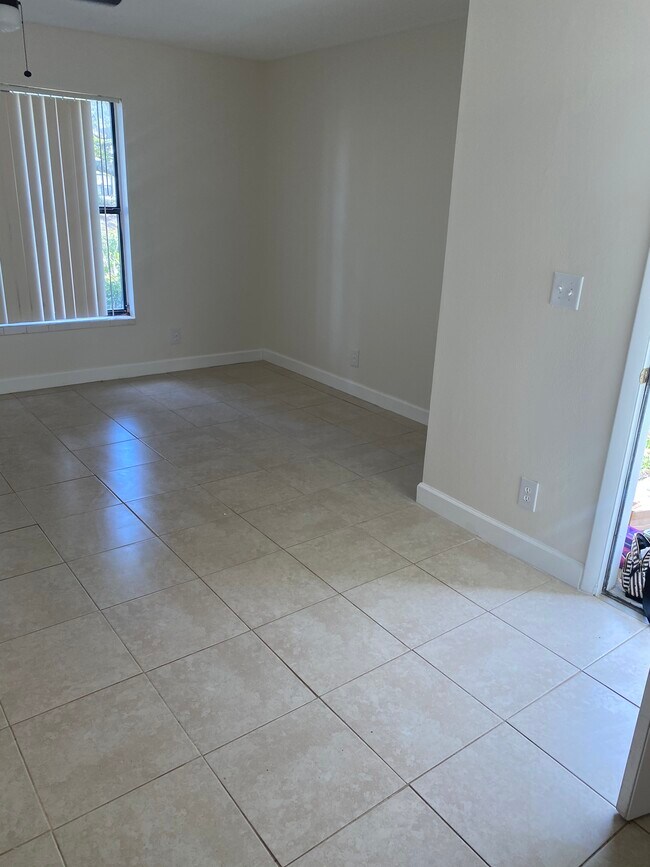 Foto del edificio - 4088 N Pine Island Rd