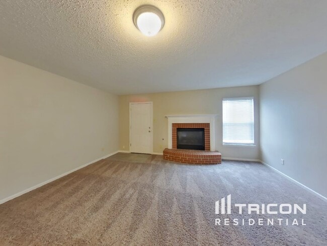Building Photo - 5622 N Peppereel Way