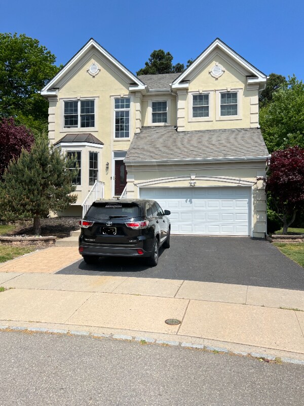 Primary Photo - 8 Cobblestone Ct