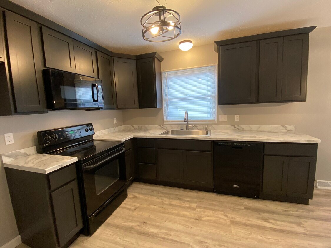 Foto principal - 6036 Applecrest Ct