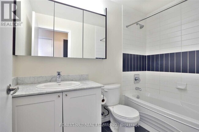 Photo du bâtiment - 4070 Confederation Pkwy