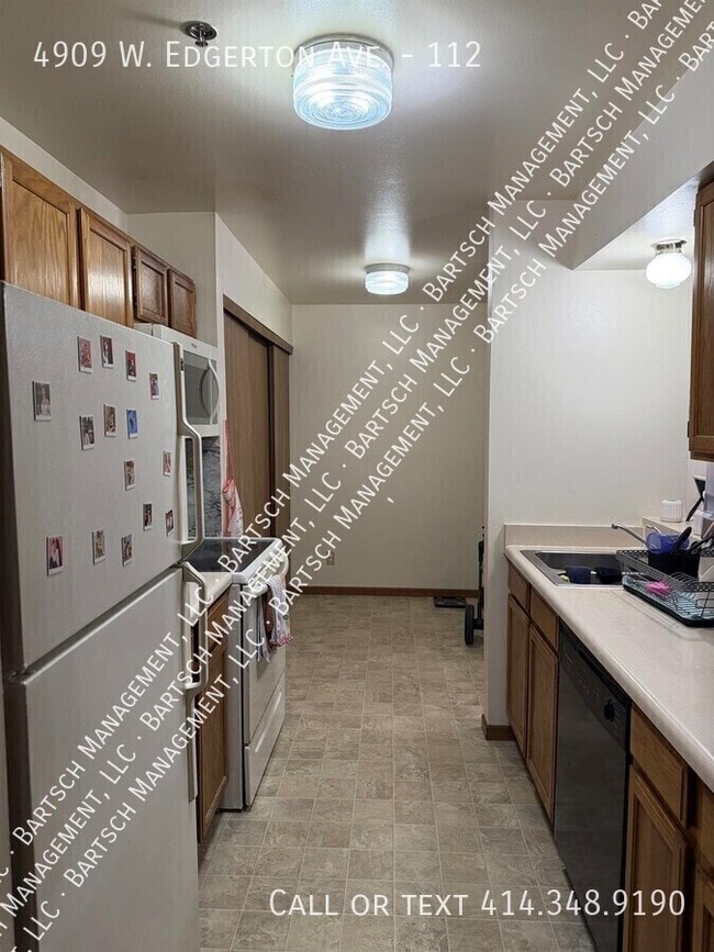 Foto del edificio - 4909 W Edgerton Ave