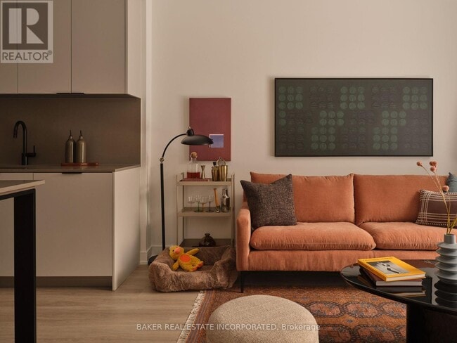 Building Photo - 65 Trinity St