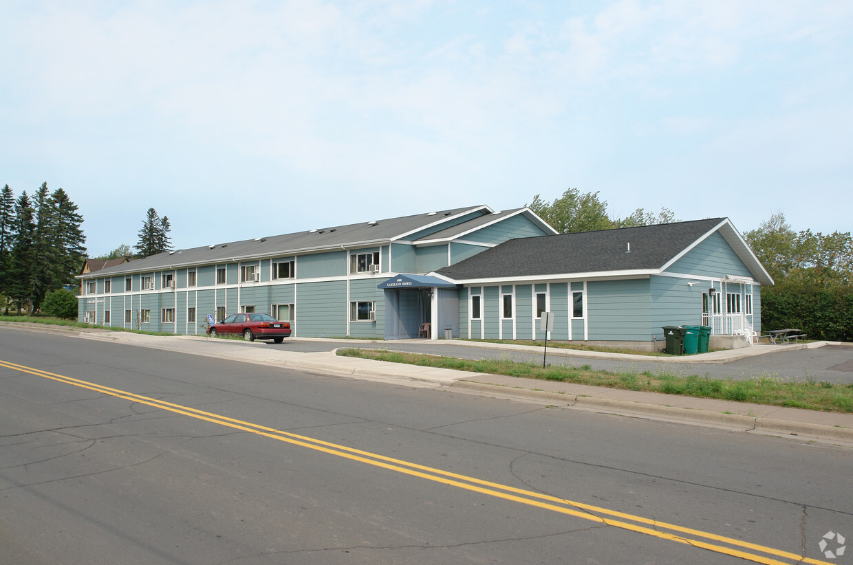 Primary Photo - Lakeland Shores Apartments