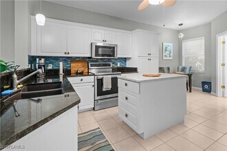 Building Photo - 20040 Seagrove St