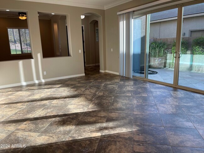 Building Photo - 2543 E Penedes Dr